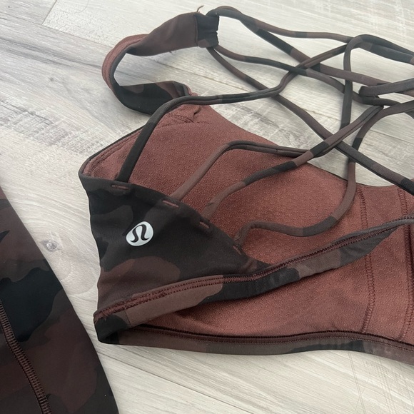 SOLD***** Lululemon FREE TO BE BRA WILD Size 6 - Picture 2 of 5